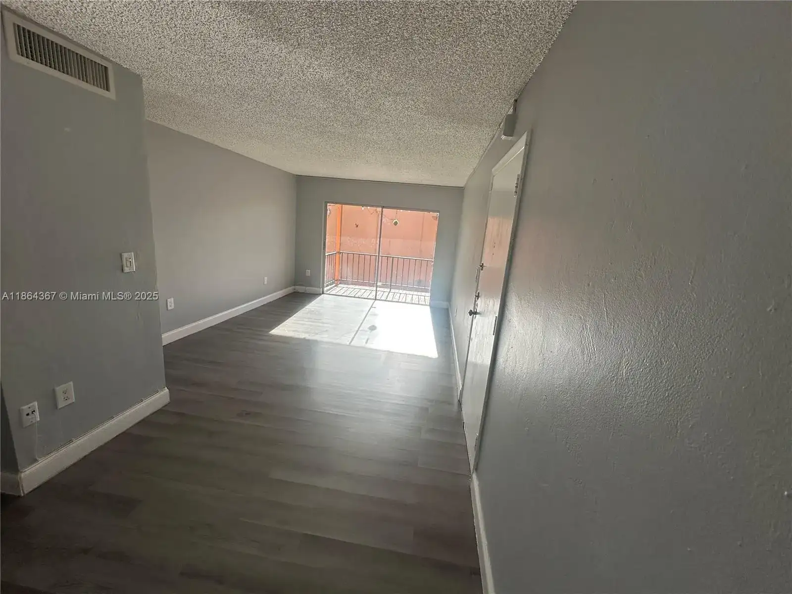 7200 Fairway Dr # H10, Miami Lakes FL 33014 photo 2