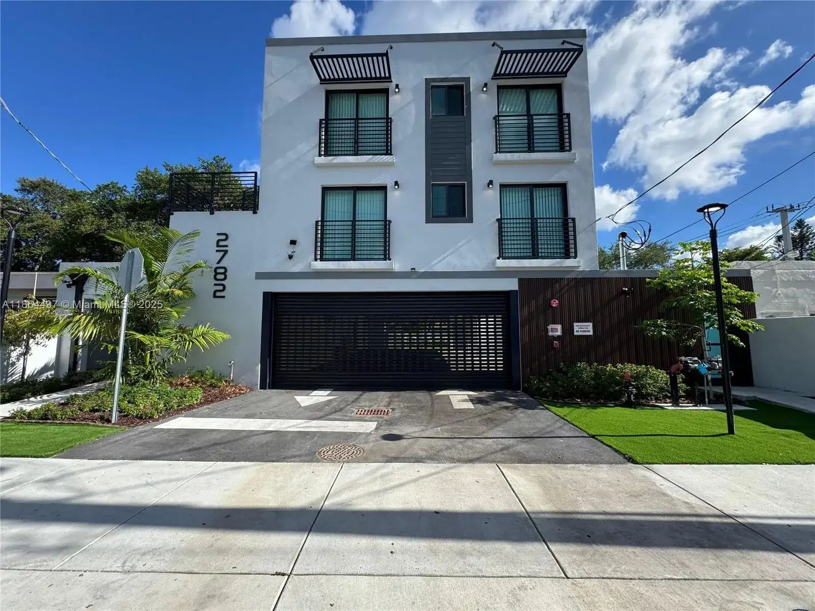 2782 NW 46th St # 4, Miami FL 33142 photo 3