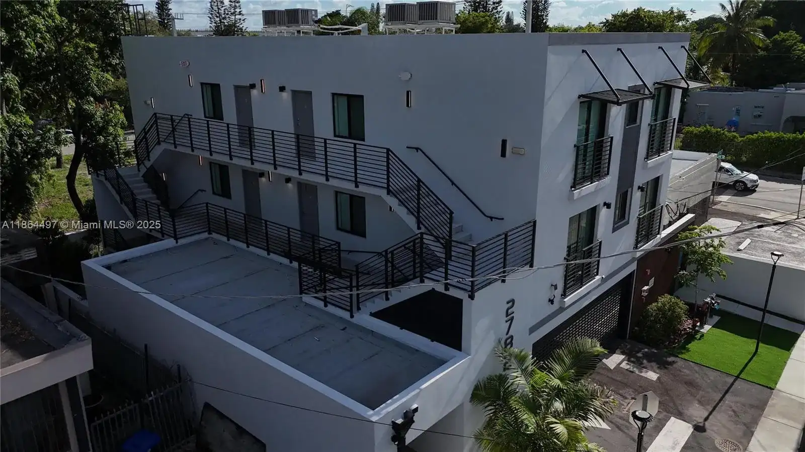 2782 NW 46th St # 4, Miami FL 33142 photo 4