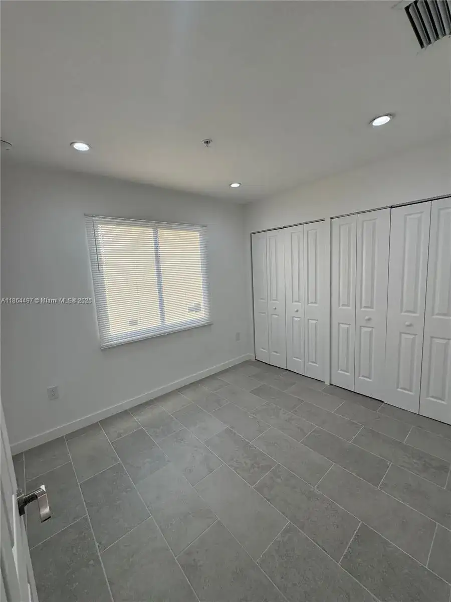 2782 NW 46th St # 4, Miami FL 33142 photo 5
