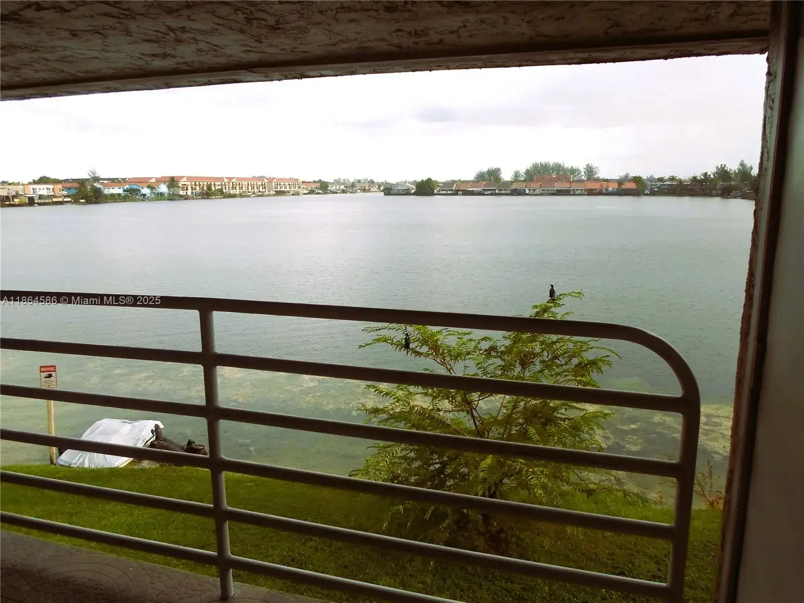 2750 W 60th St # 59, Hialeah FL 33016 photo 2