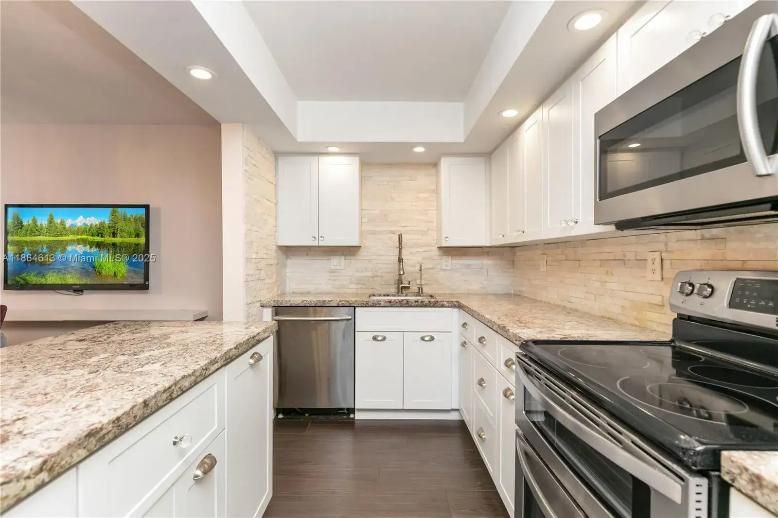 20291 NE 30th Ave # 10, Aventura FL 33180 photo 2