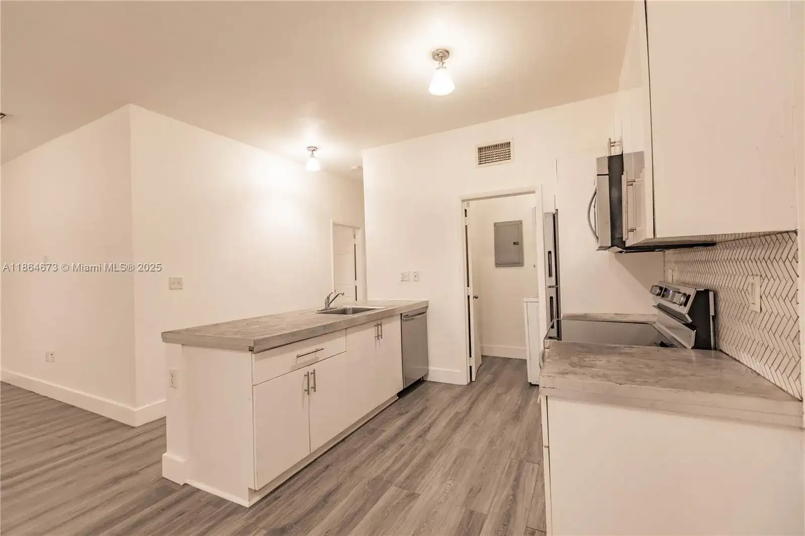 445 NW 77th St # 445, Miami FL 33150 photo 4