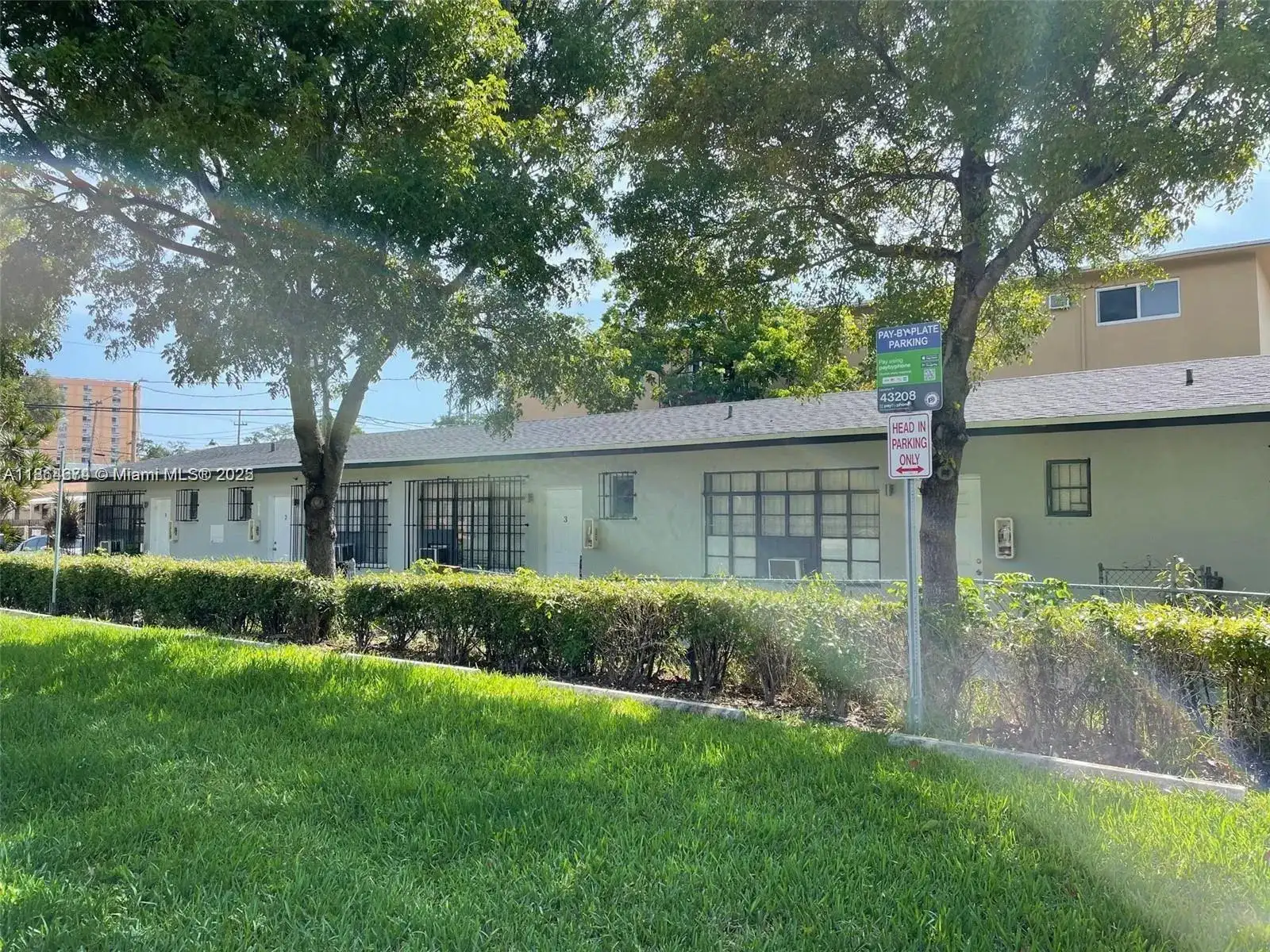 1346 NW 6th St, Miami FL 33125 photo 2