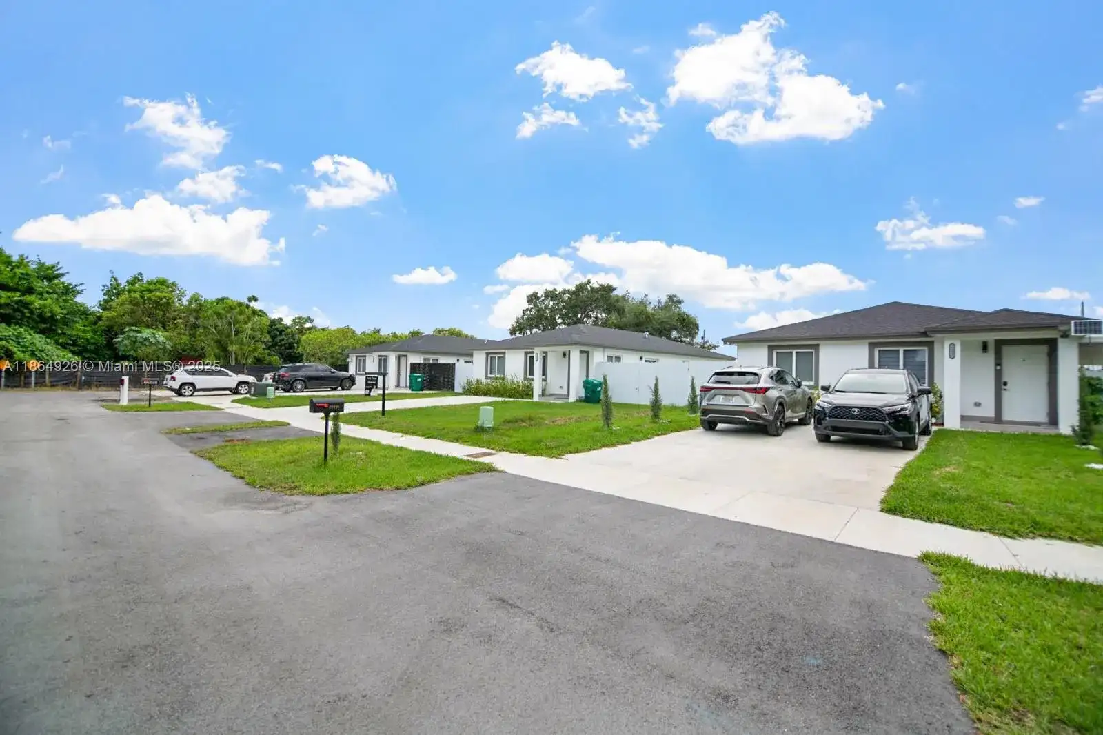 22810 SW 122nd Ct, Miami FL 33170 photo 2