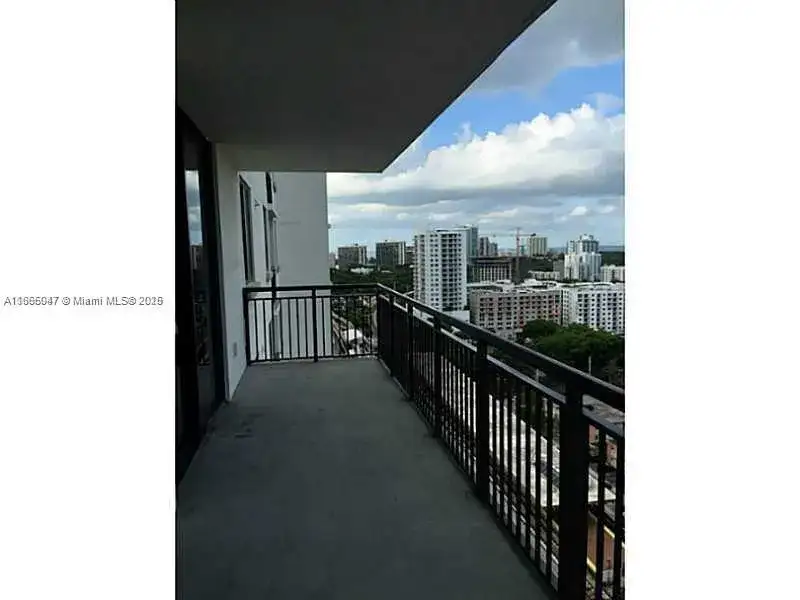 999 SW 1st Ave # 1809, Miami FL 33130 photo 4