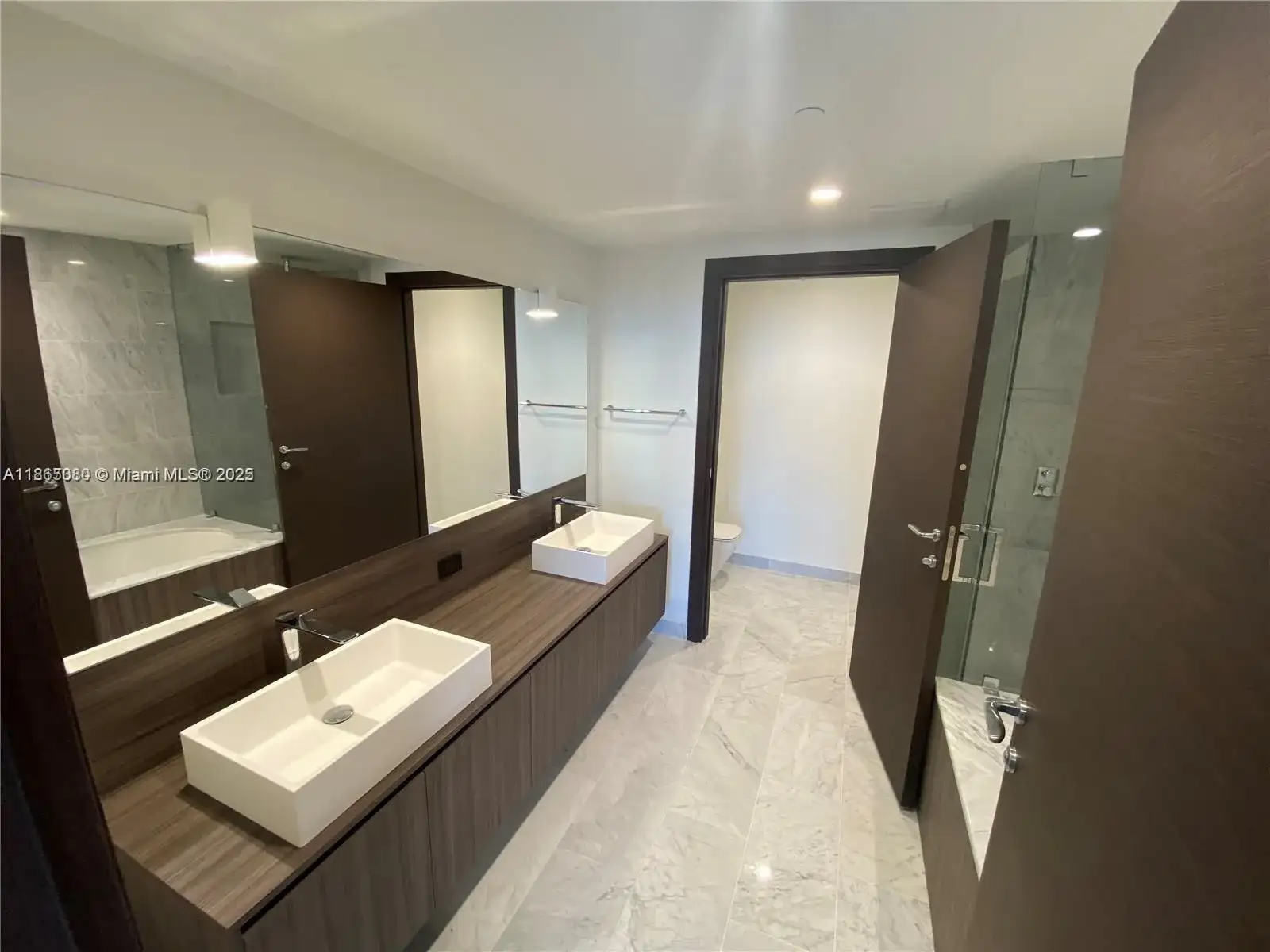 1000 Brickell Plz # 3010, Miami FL 33131 photo 5