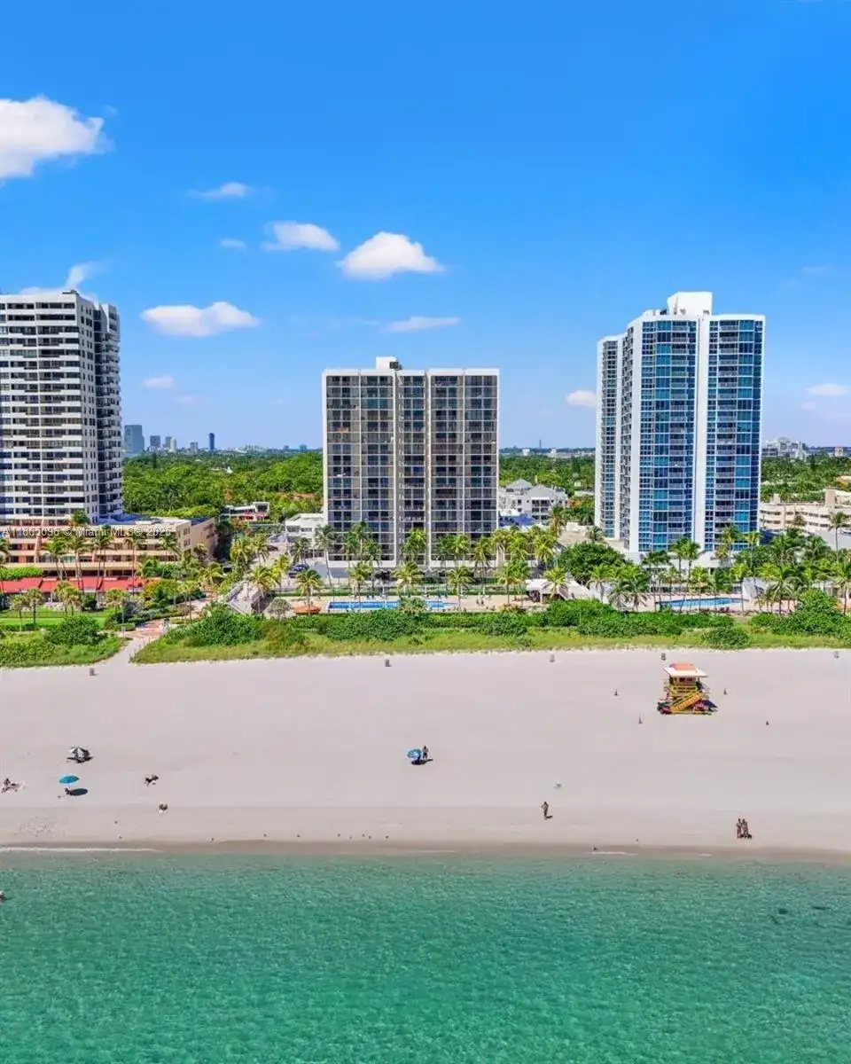 2625 Collins Ave # 305, Miami Beach FL 33140 photo 2