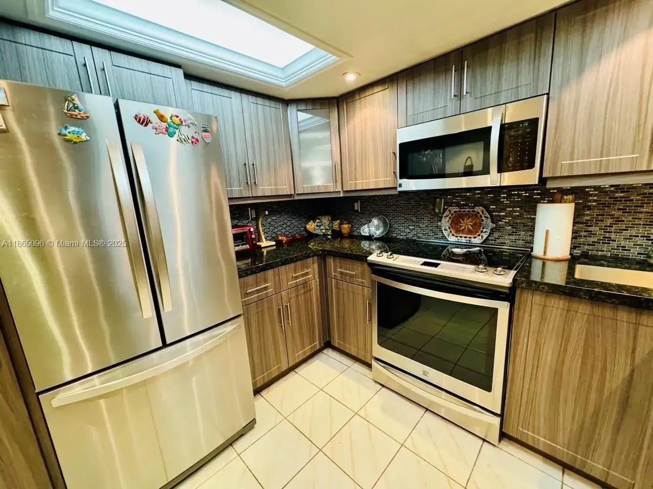 2625 Collins Ave # 305, Miami Beach FL 33140 photo 4
