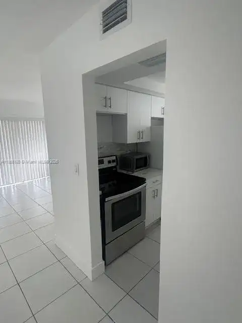 7370 SW 82nd St # E120, Miami FL 33143 photo 4