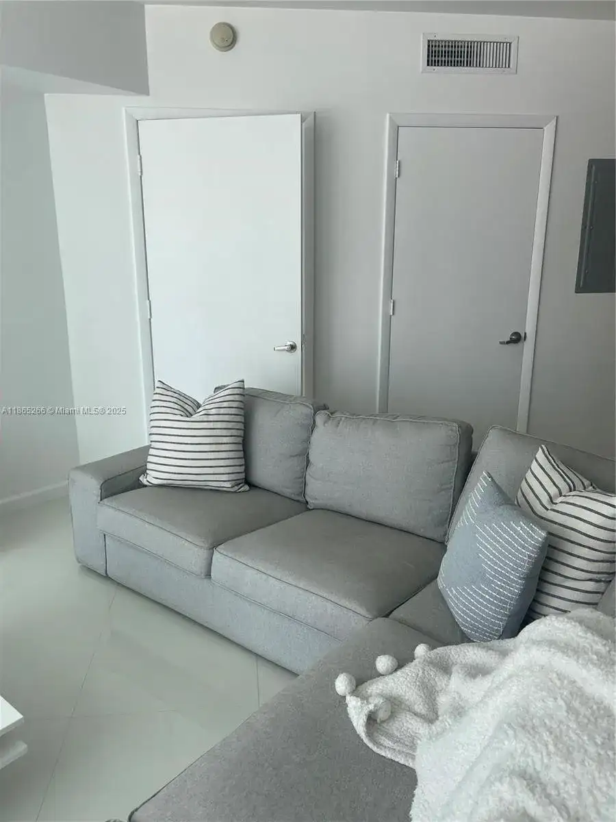 350 S Miami Ave # 1108, Miami FL 33130 photo 2