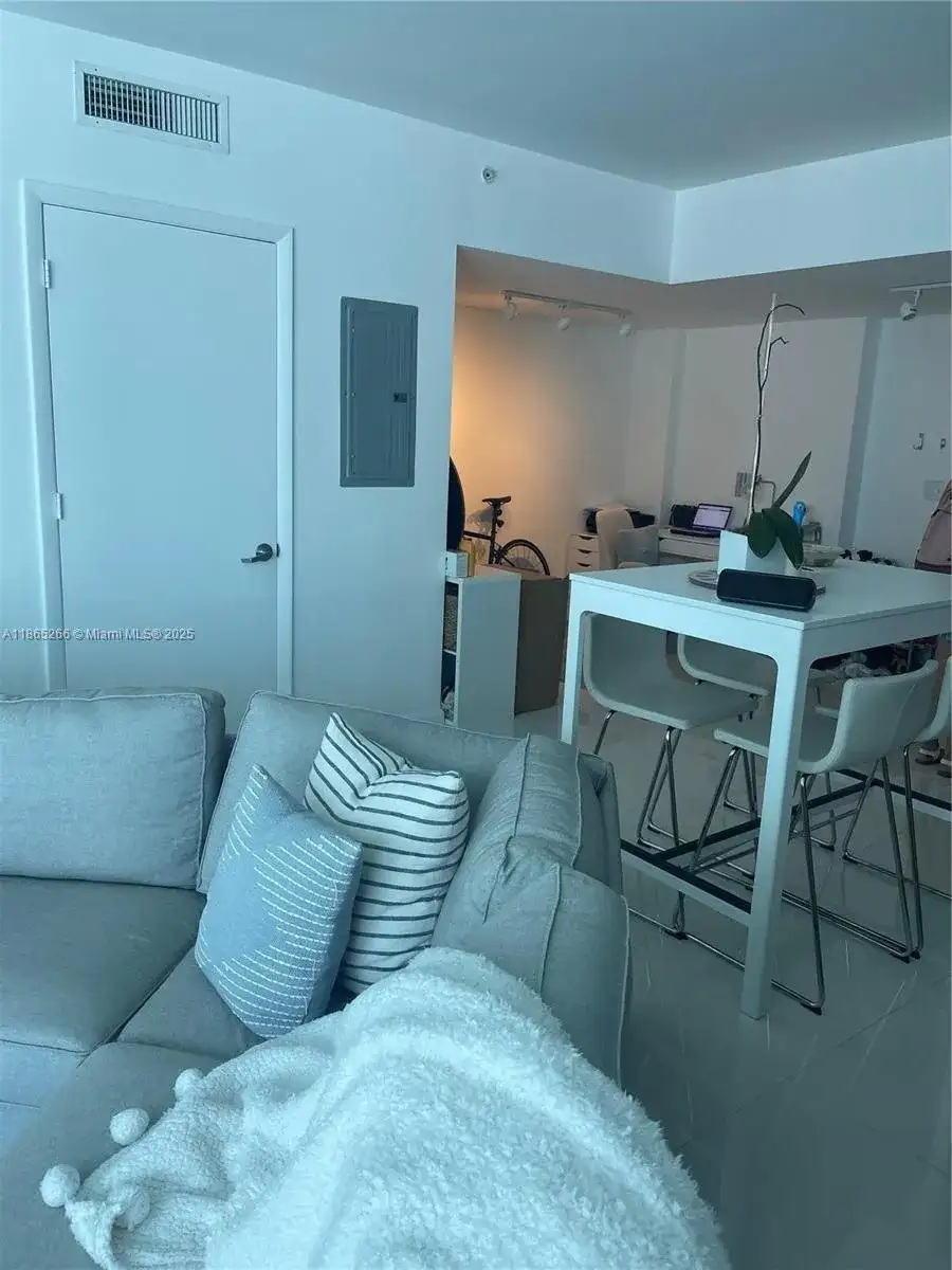 350 S Miami Ave # 1108, Miami FL 33130 photo 3