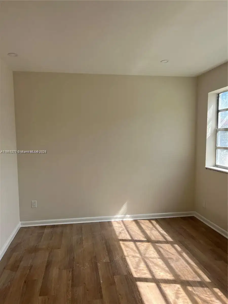 315 83rd St # 10, Miami Beach FL 33141 photo 4