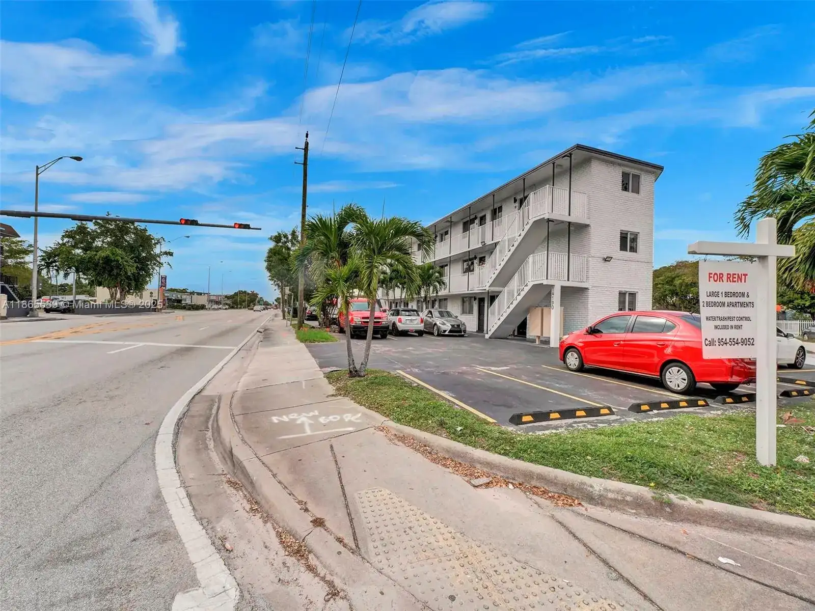 14190 W Dixie Hwy # 16, North Miami FL 33161 photo 2