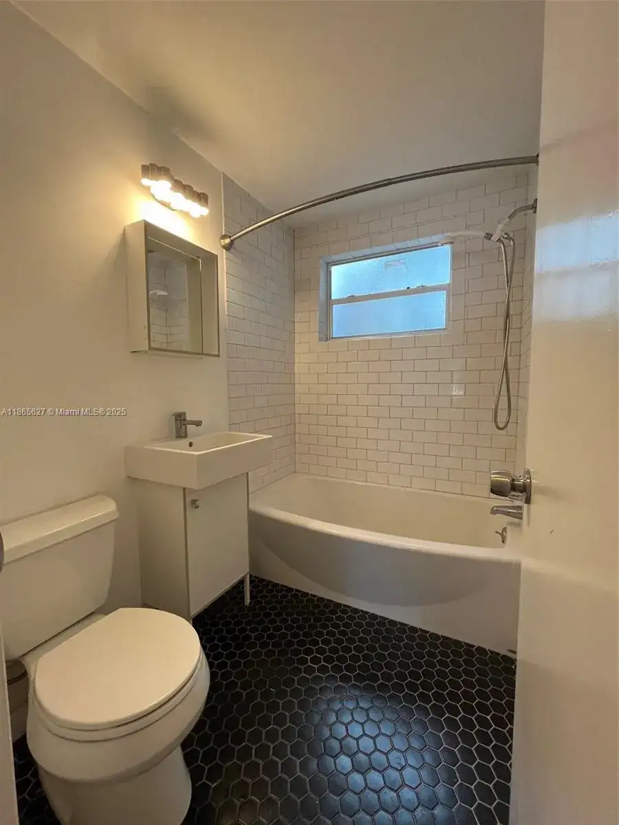 645 NE 77th St # 6, Miami FL 33138 photo 5