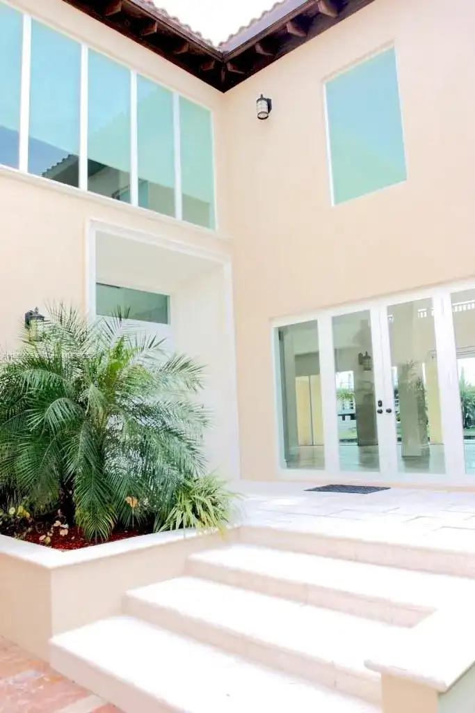 1420 W 21st St, Miami Beach FL 33140 photo 2