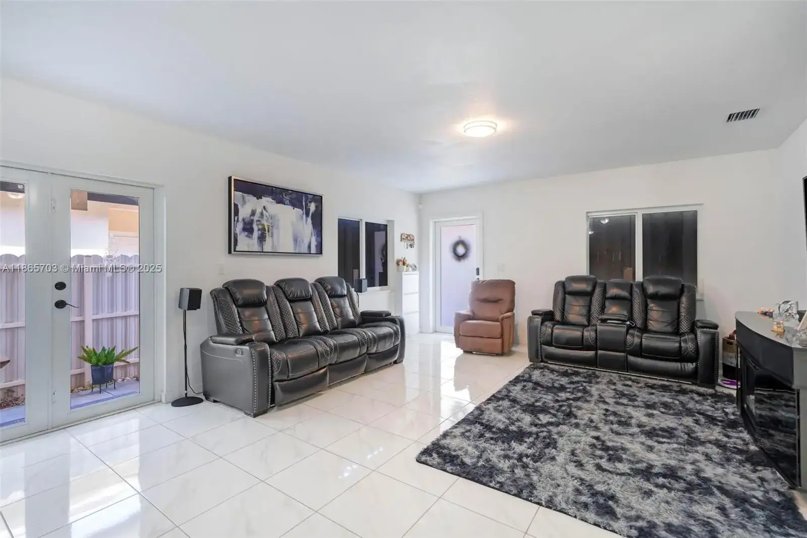 2326 NW 56th St, Miami FL 33142 photo 2