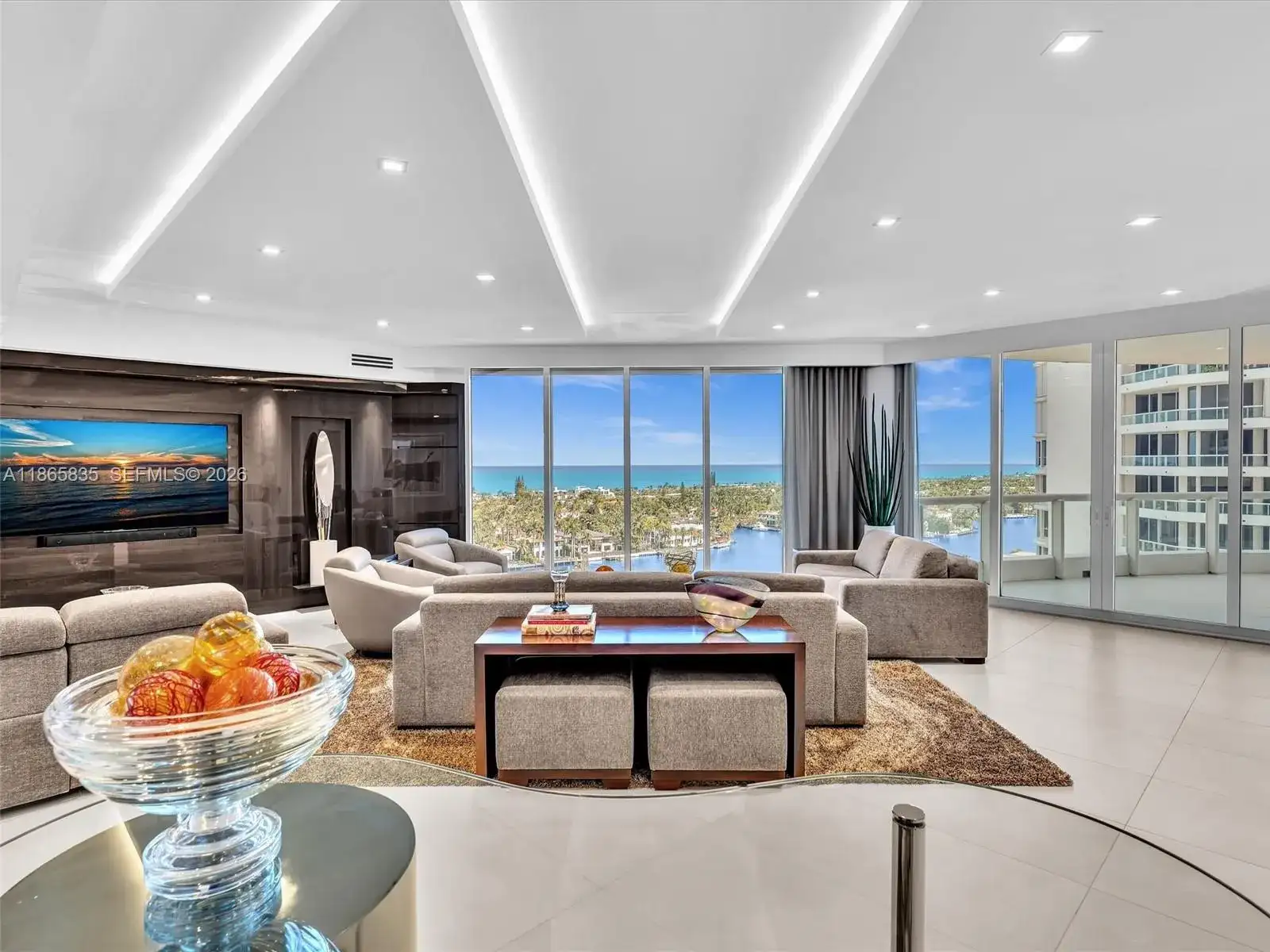 21200 Point Pl, Aventura FL 33180 photo 3