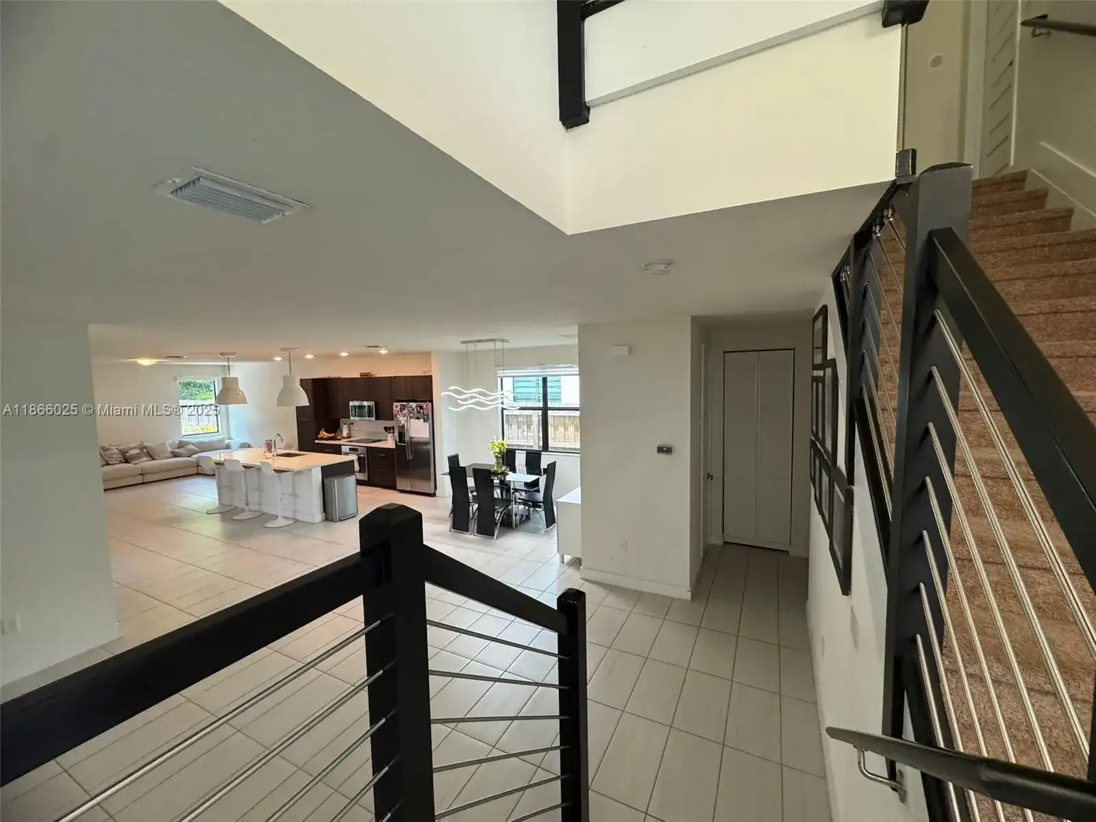 10240 NW 76th Ter, Doral FL 33178 photo 2