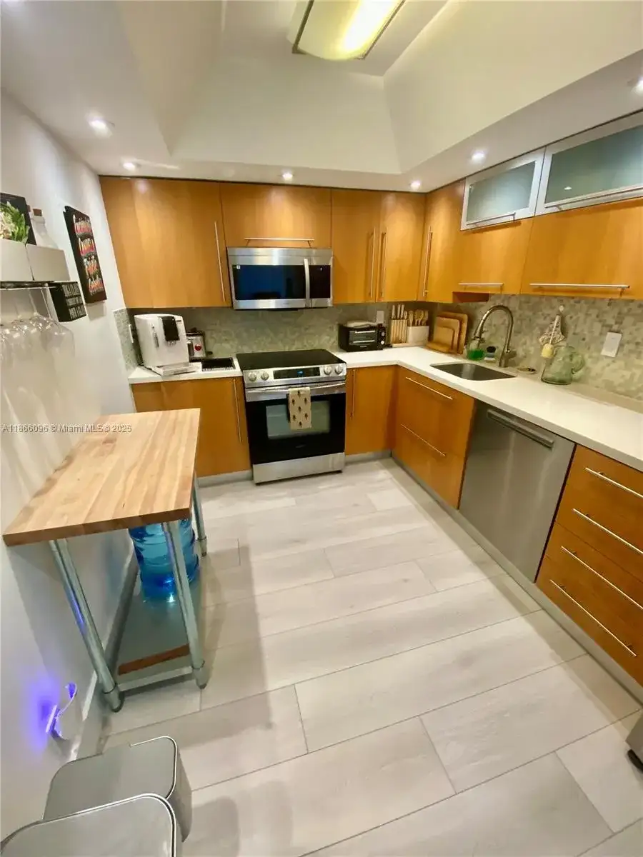 780 NE 69th St # 1407, Miami FL 33138 photo 5