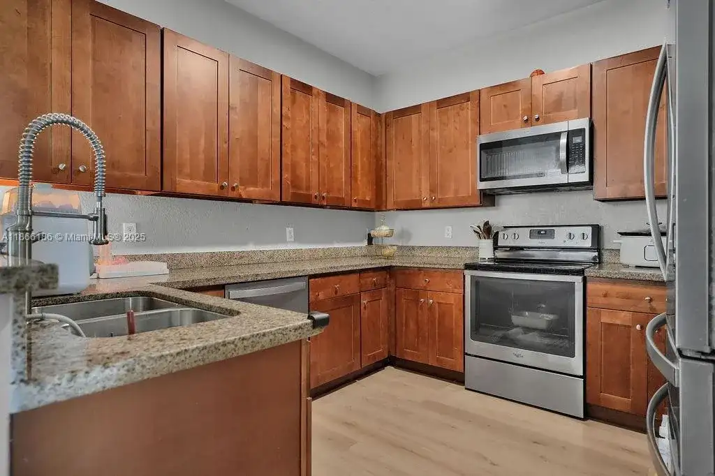 10022 NW 7th St # 207, Miami FL 33172 photo 5