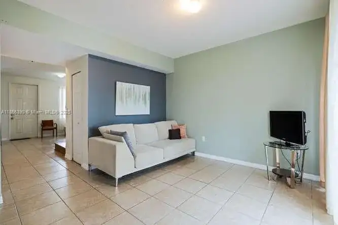 10806 SW 240th Ln, Homestead FL 33032 photo 4