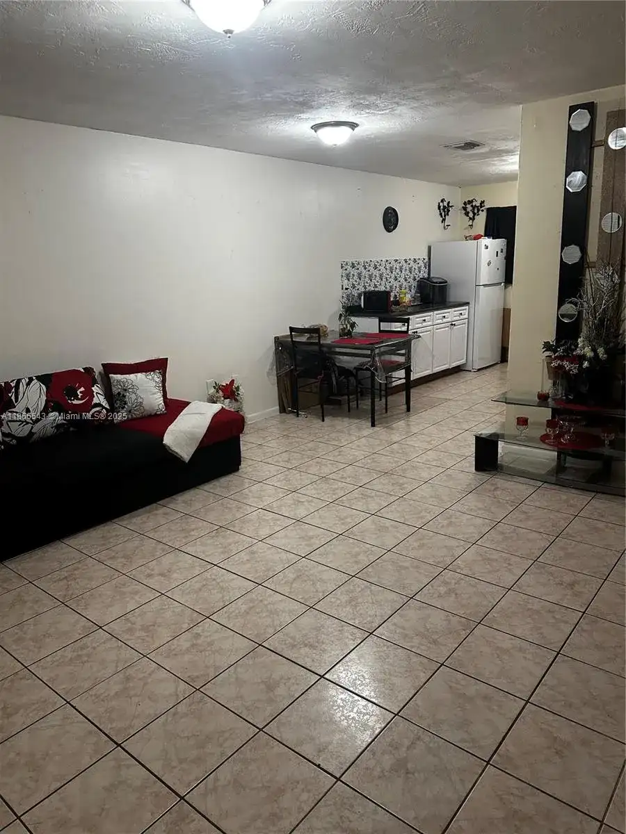 2742 NW 49th St # 2746, Miami FL 33142 photo 4