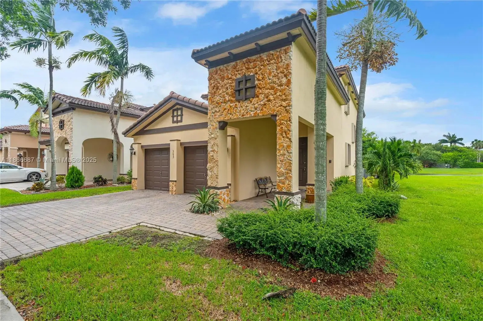 363 NE 25th Ter, Homestead FL 33033 photo 2