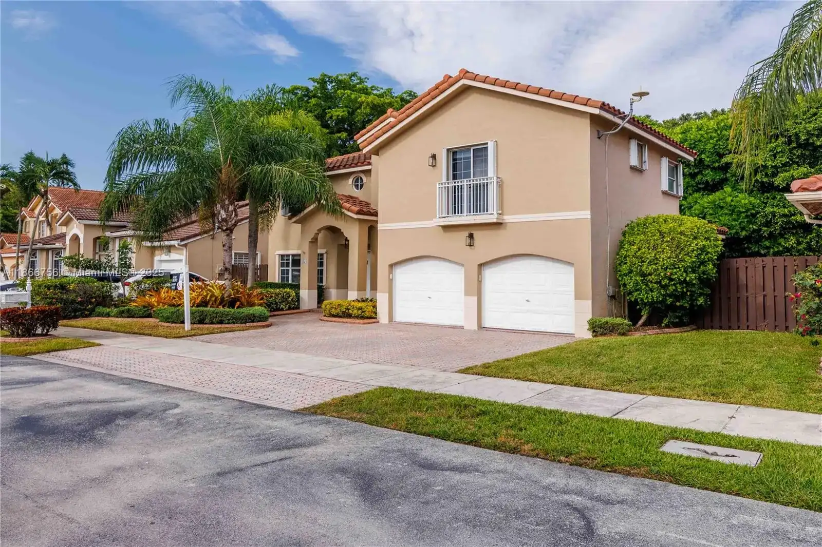 4670 SW 154th Pl, Miami FL 33185 photo 2