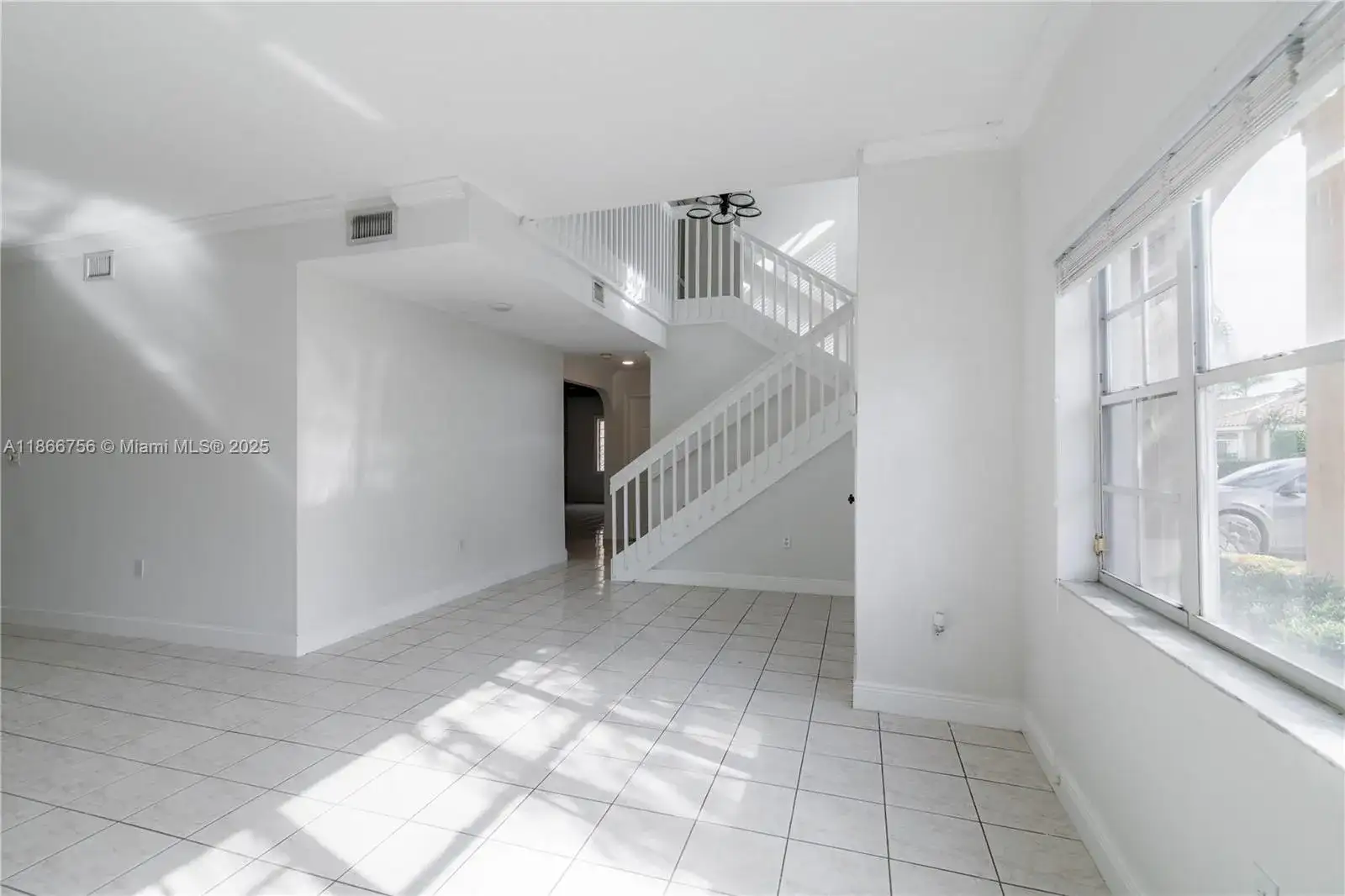 4670 SW 154th Pl, Miami FL 33185 photo 4