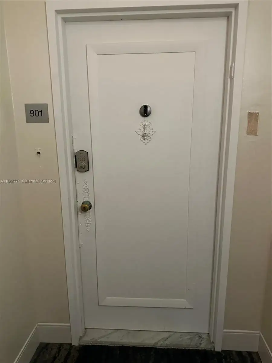 18021 Biscayne Blvd # 901, Aventura FL 33160 photo 3