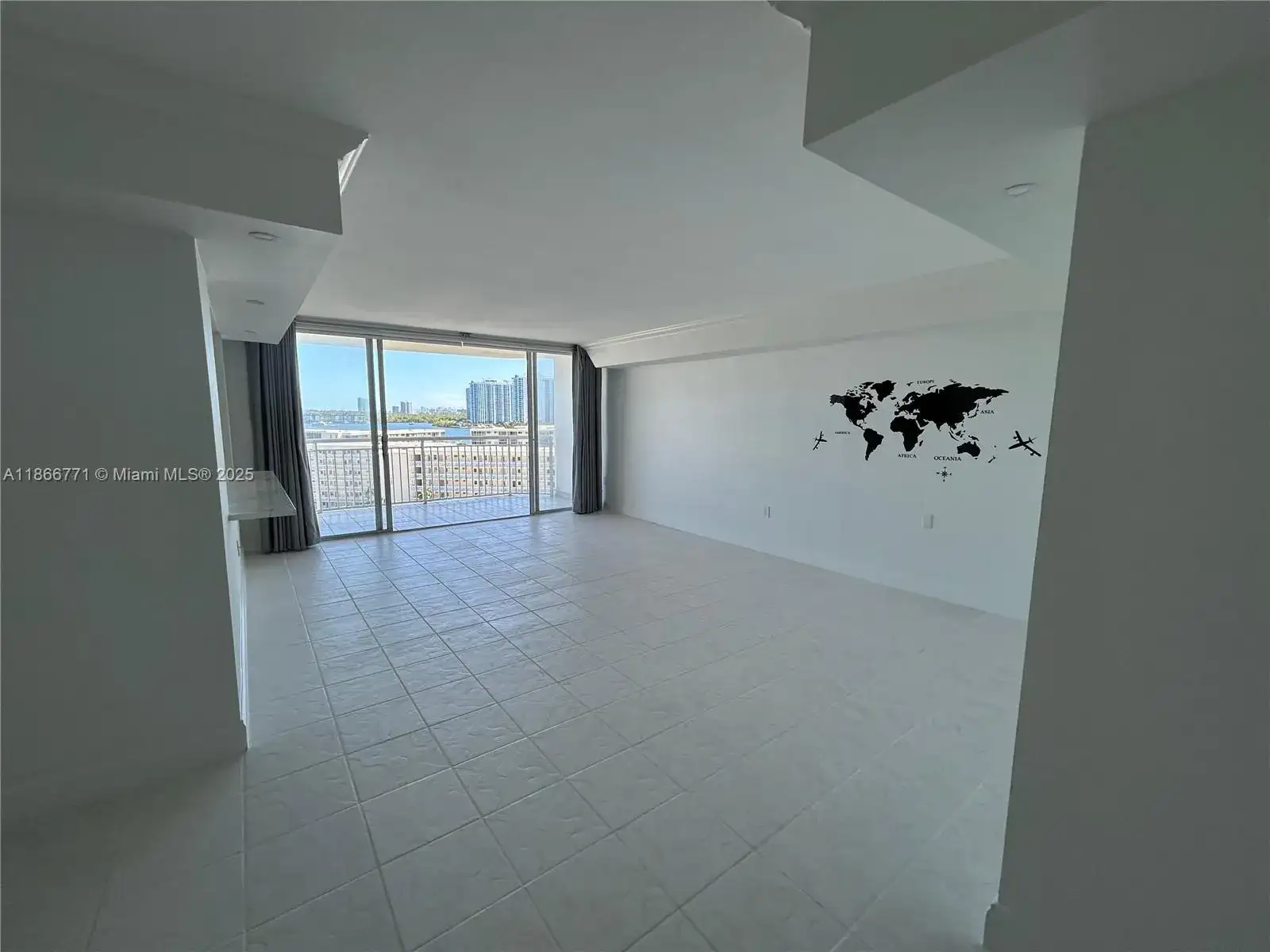 18021 Biscayne Blvd # 901, Aventura FL 33160 photo 4