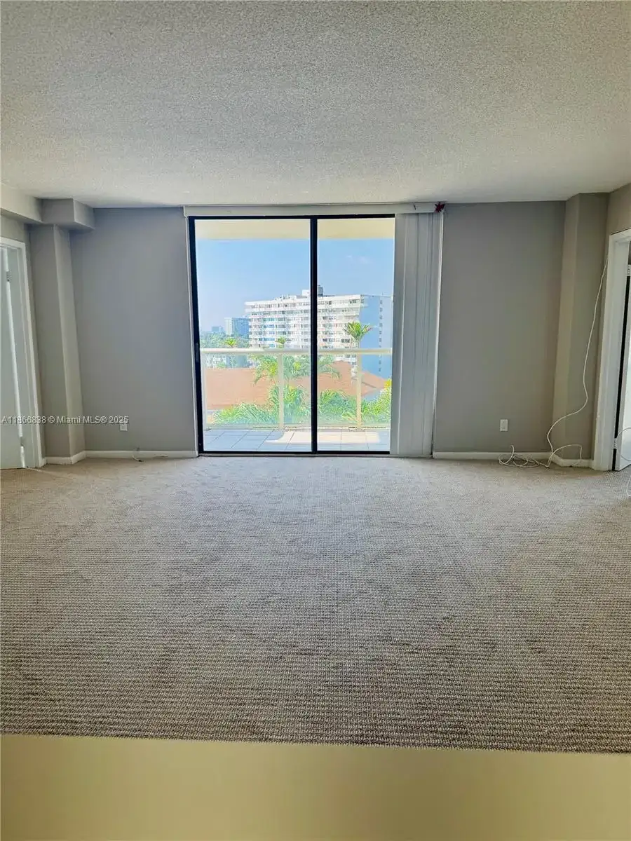 13499 Biscayne Blvd # 606, North Miami FL 33181 photo 3