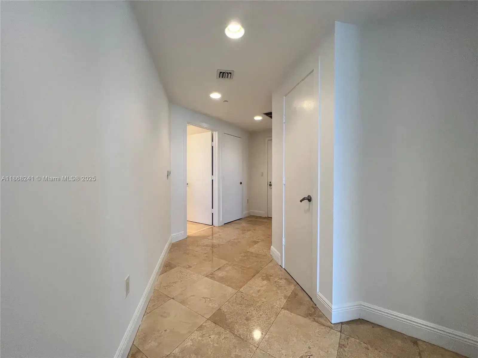 1050 Brickell Ave # 1514, Miami FL 33131 photo 2