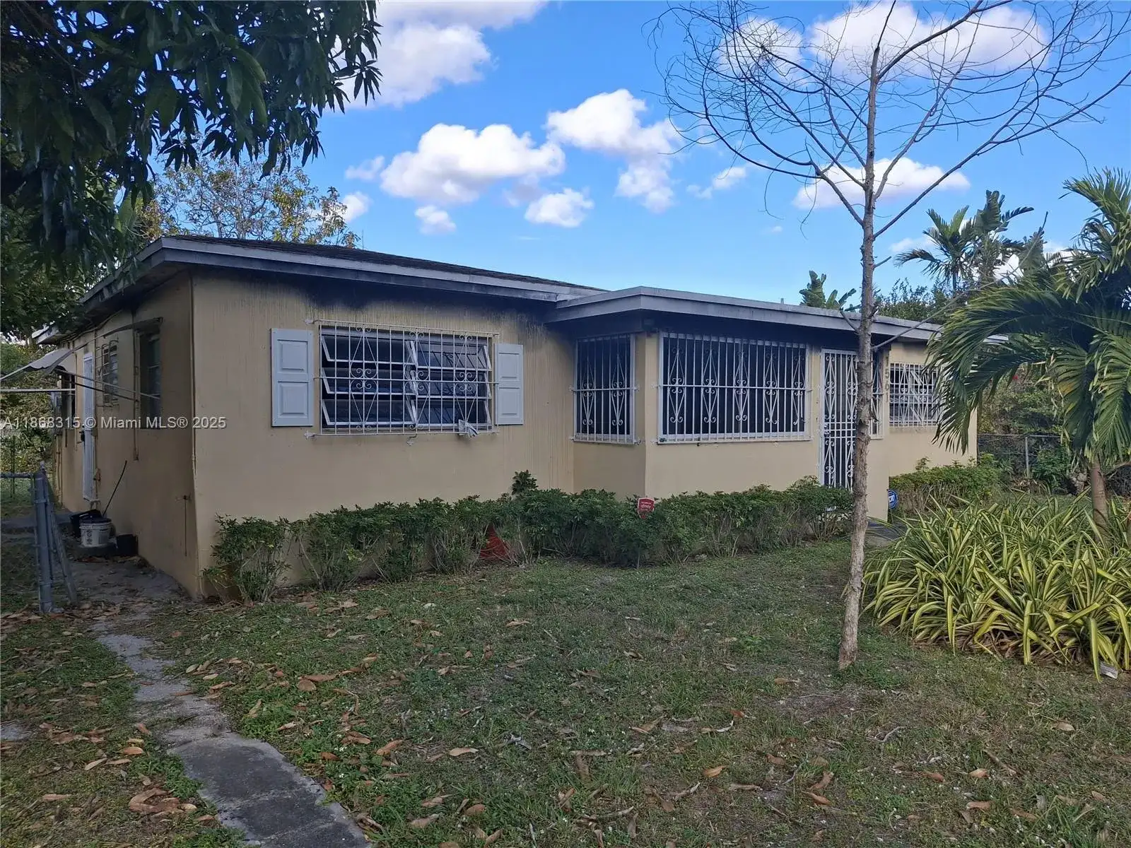 1561 NW 131st St, Miami FL 33167 photo 2