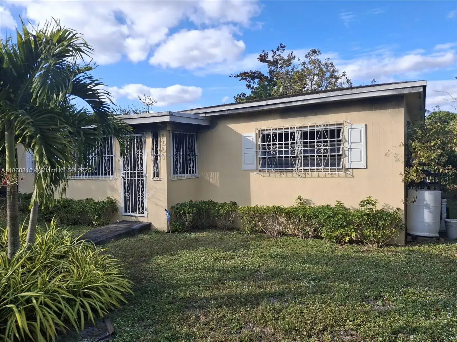 1561 NW 131st St, Miami FL 33167 photo 3