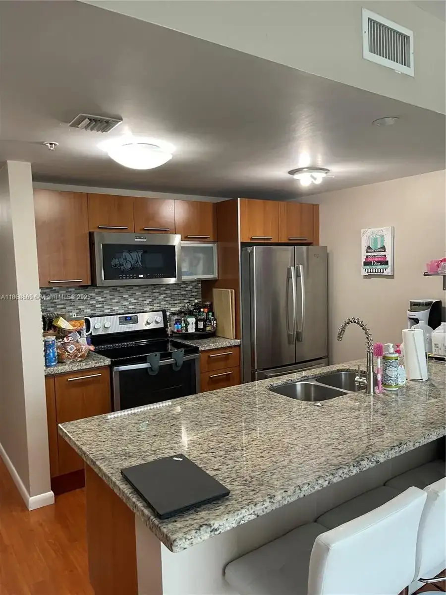 3000 NE 188th St # 706, Aventura FL 33180 photo 5