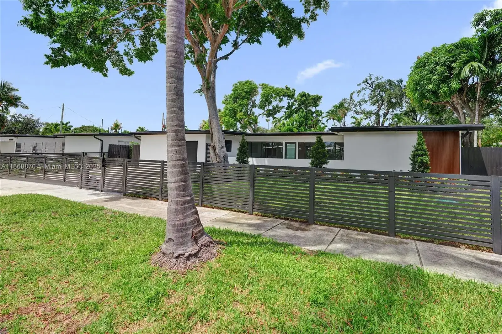 1931 NE 186th Dr, North Miami Beach FL 33179 photo 5