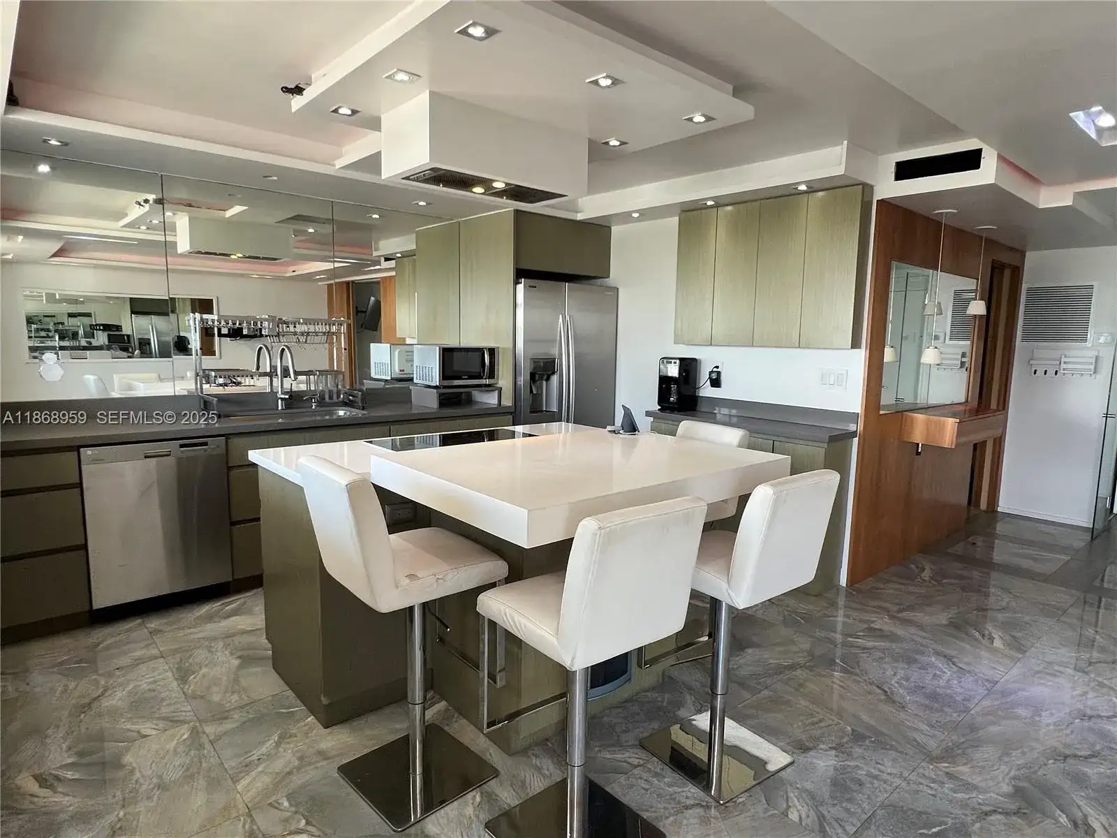 401 Ocean Dr # 1103, Miami Beach FL 33139 photo 5