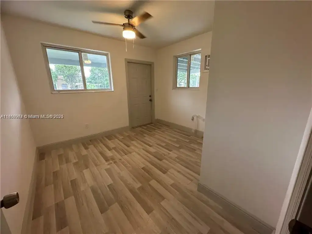 1255 NE 110th Ter, Miami FL 33161 photo 4