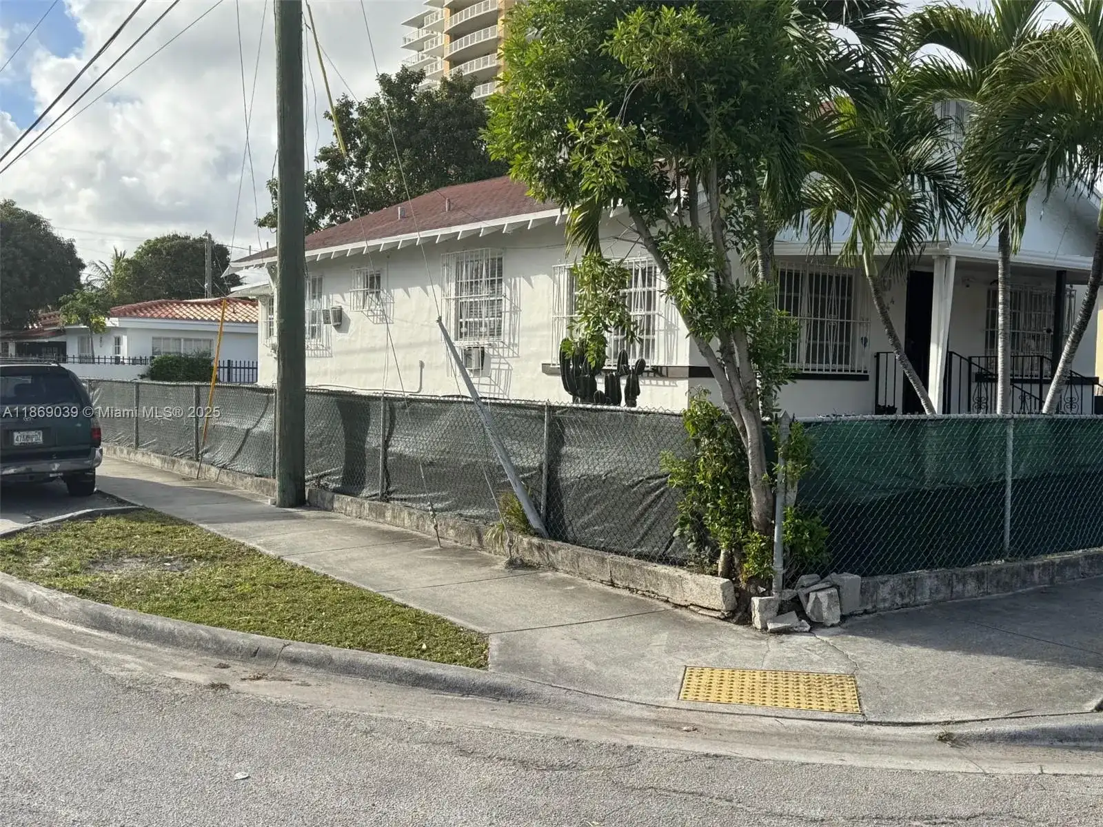 844 SW 8th Ct, Miami FL 33130 photo 3