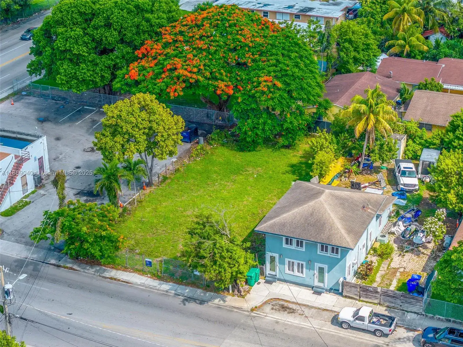 2177 NW 28th St, Miami FL 33142 photo 4