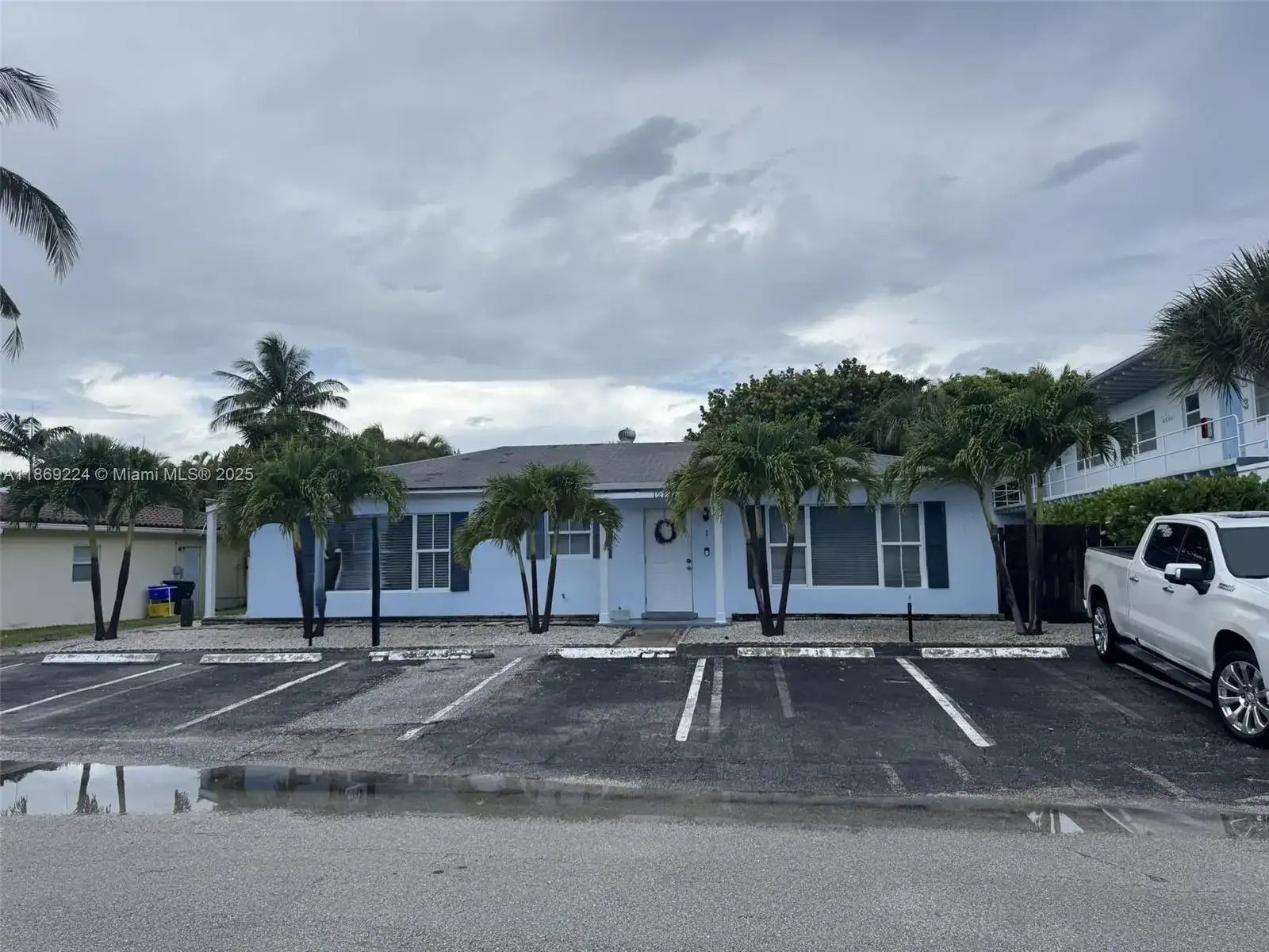 121 Linda Ln, Palm Beach Shores FL 33404 photo 2