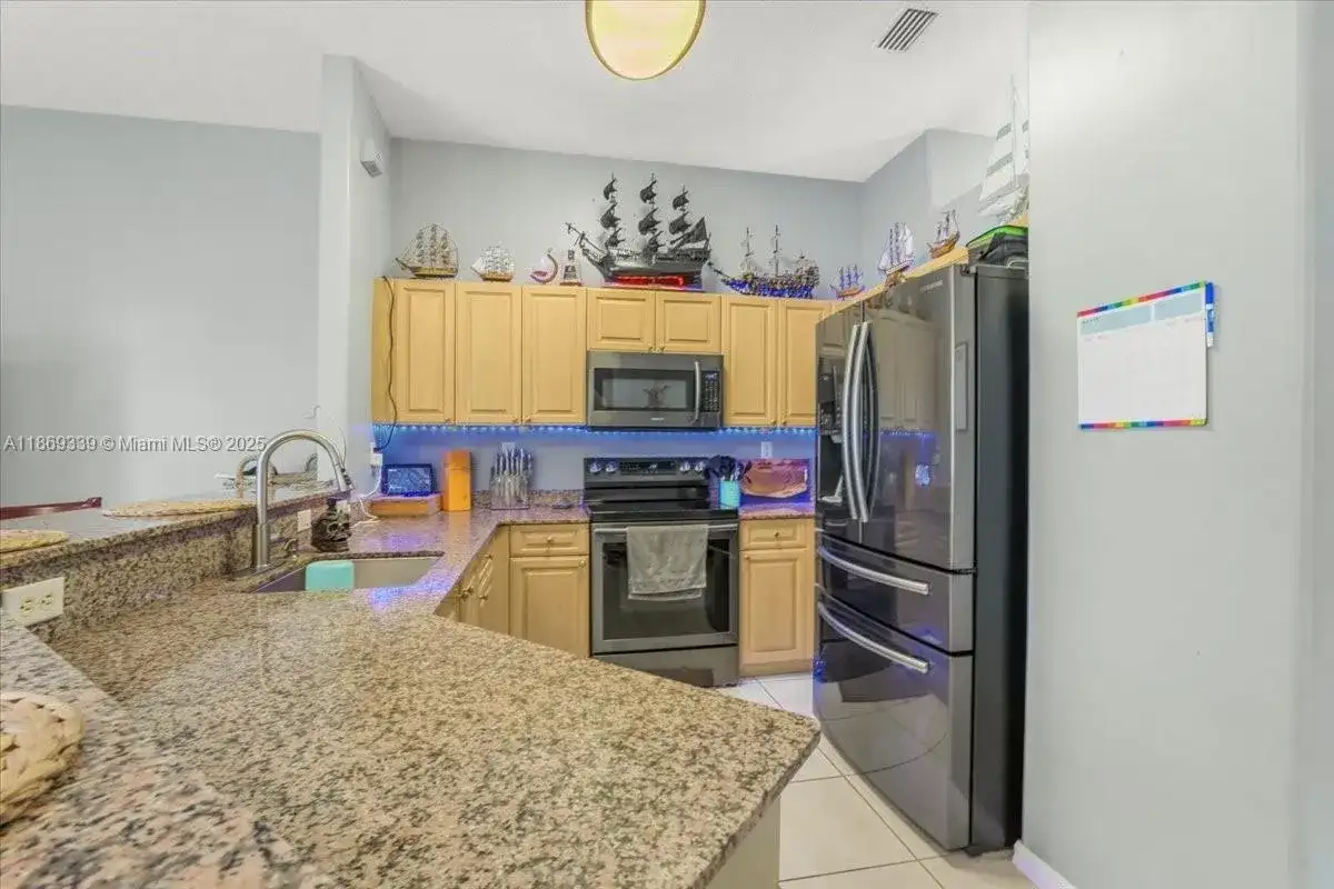 2813 Augusta Ln, Homestead FL 33035 photo 5