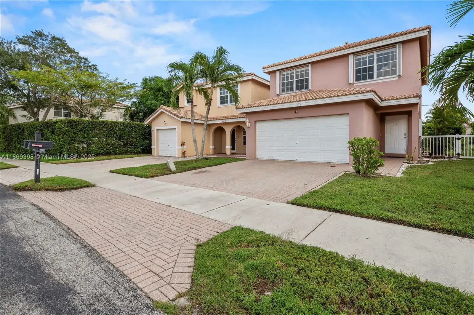 6714 NW 39th Ln, Lauderhill FL 33319 photo 2