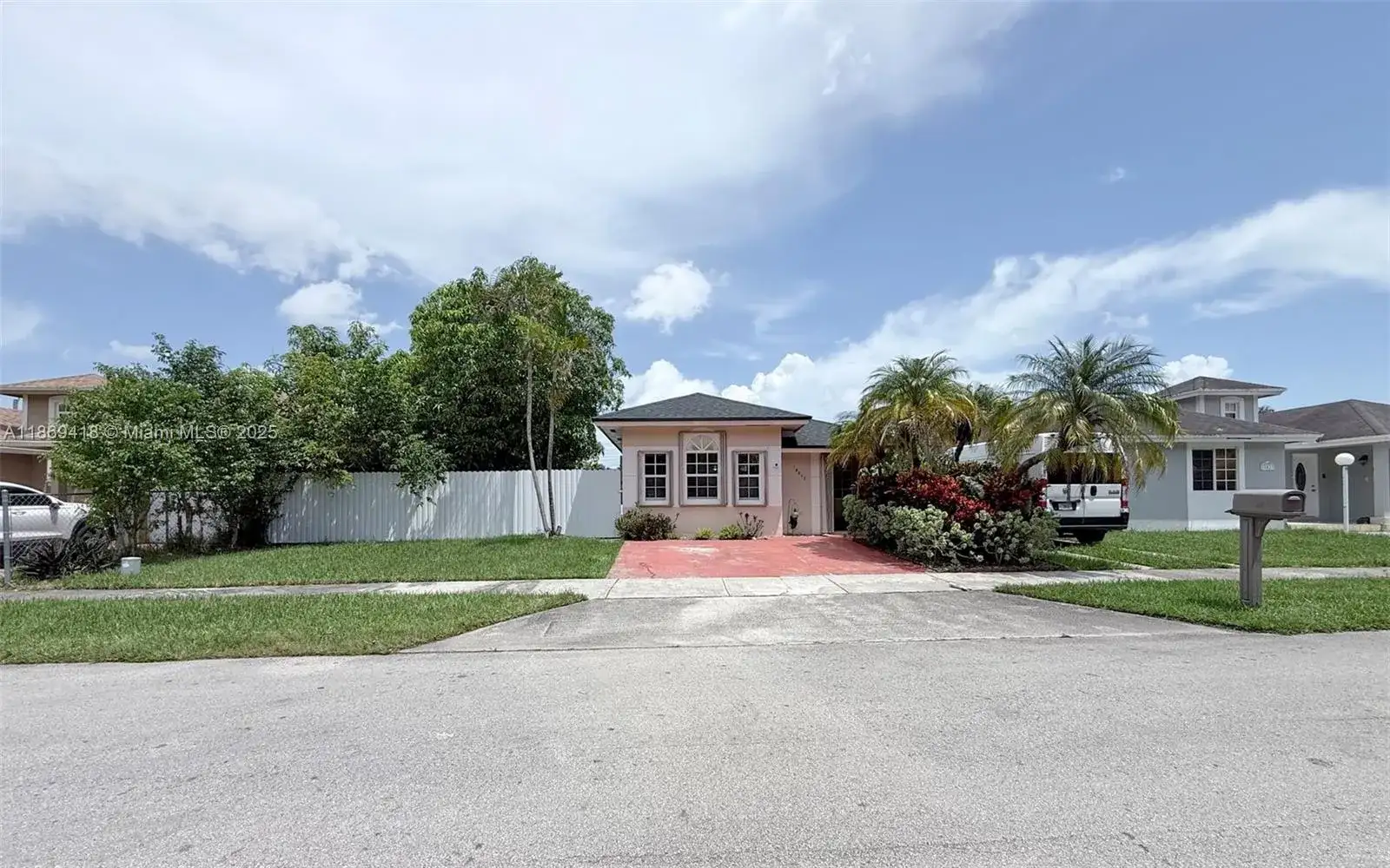 18013 SW 139th Pl, Miami FL 33177 photo 2