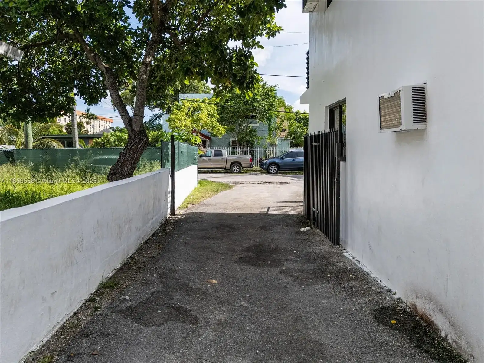 131 NE 77th St, Miami FL 33138 photo 2