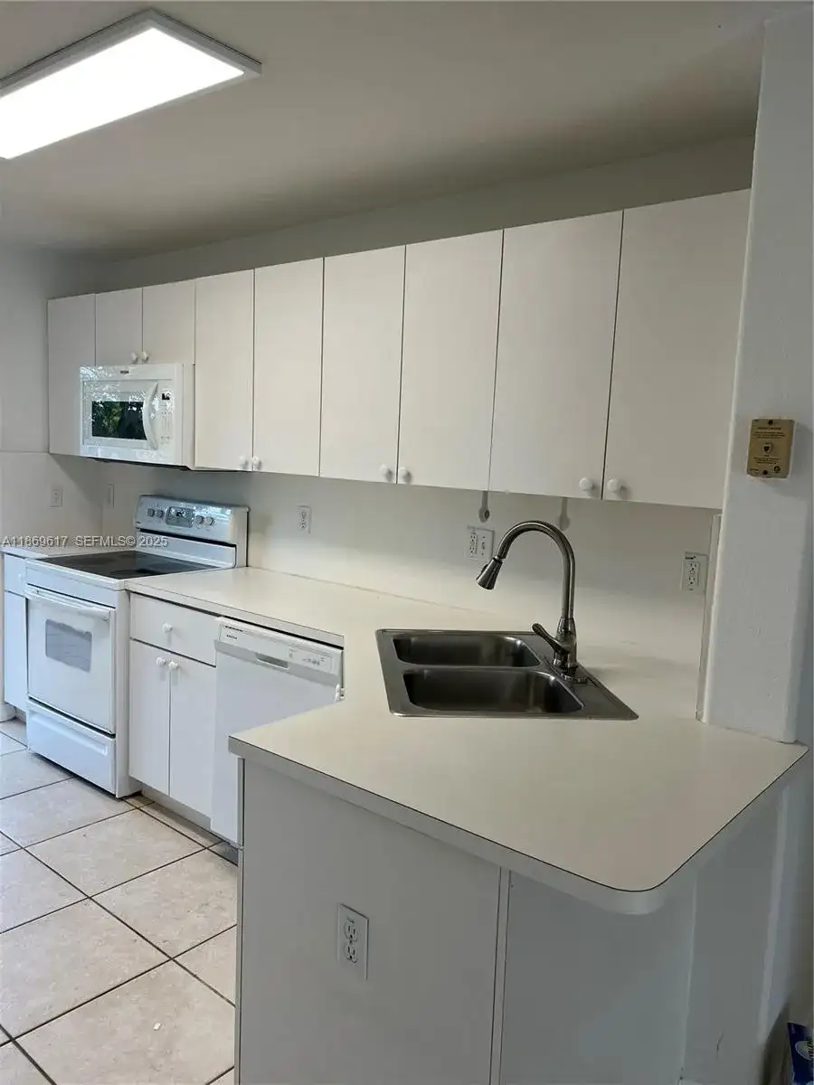 5795 NW 109th Ave # 4, Doral FL 33178 photo 3