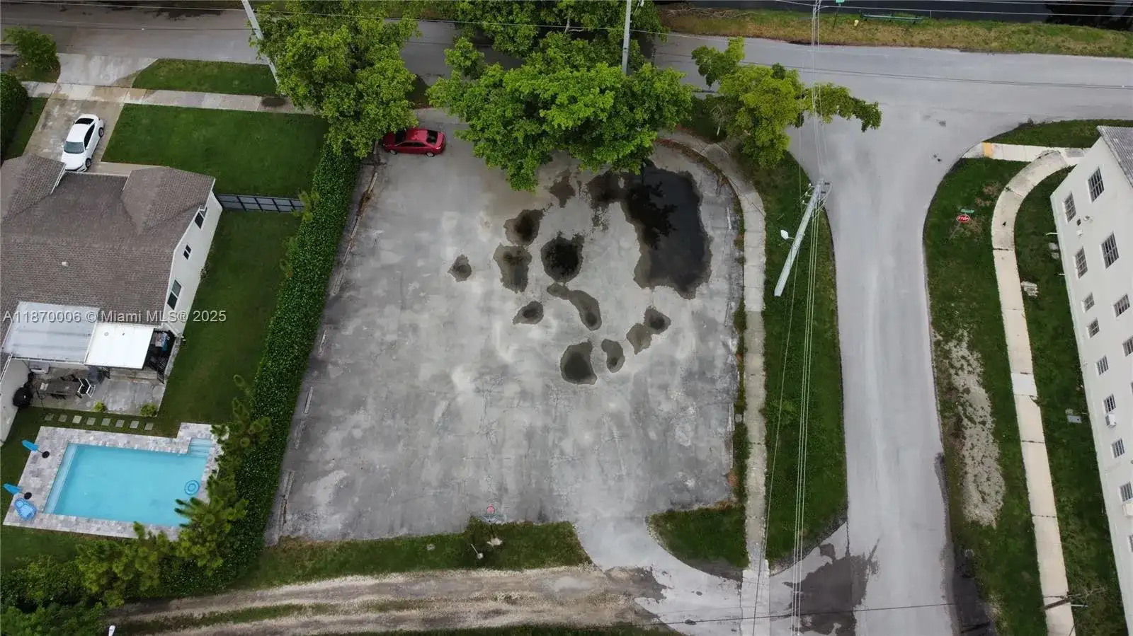 425 Esplanade Dr, Miami Springs FL 33166 photo 2