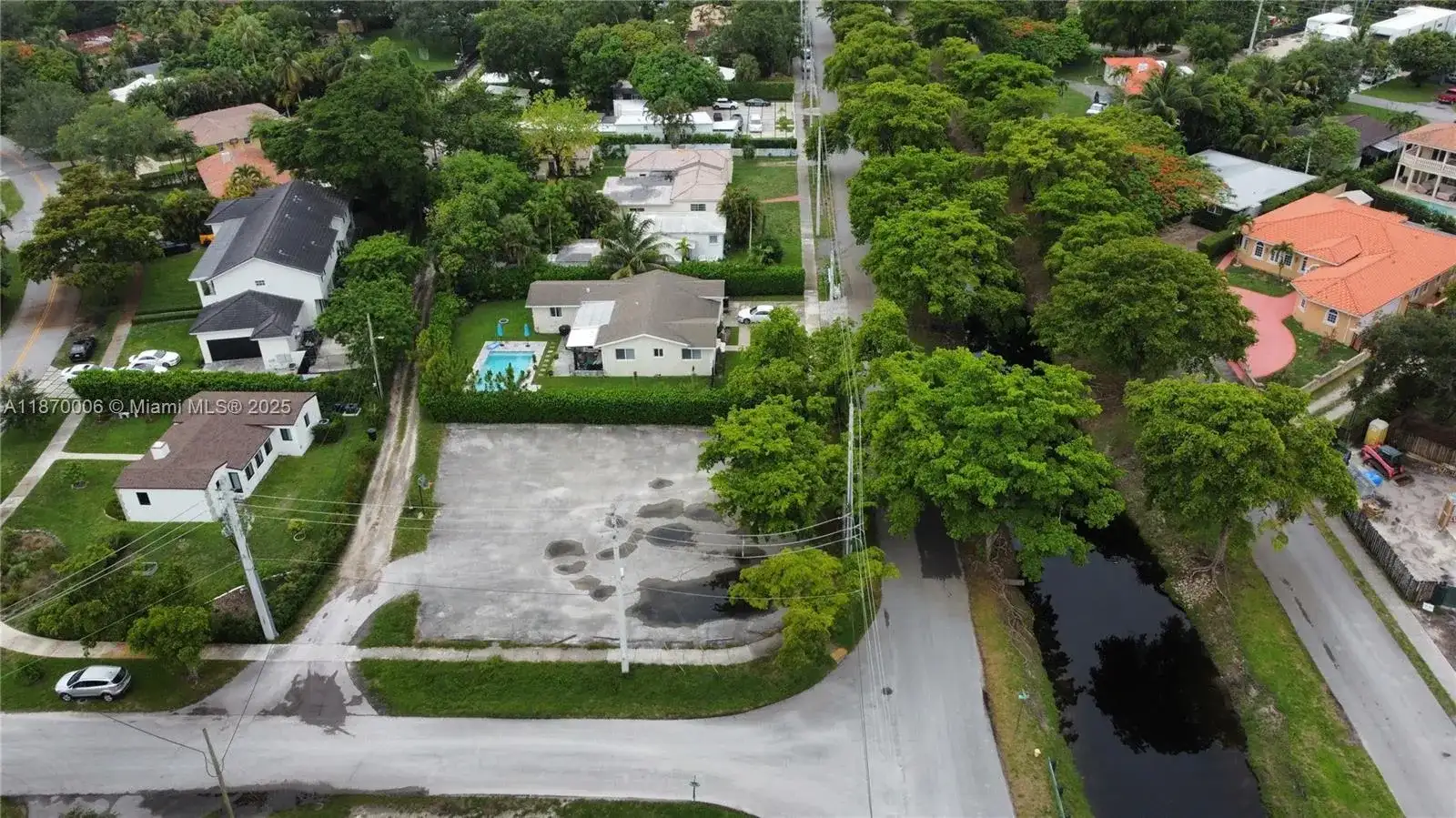 425 Esplanade Dr, Miami Springs FL 33166 photo 3
